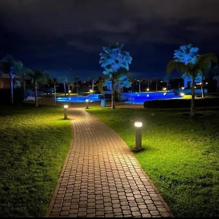Mini-Villa Situee Dans Une Residence Prestigia A Marrakech, Avec Une Vue Sur La Piscine Et Le Golf Une Securite 24H Sur 24 Et Une Proximite Ideale De L Aeroport 5 Minutes C Est Une Offre Parfaite Pour Des Vacances Marrakesh Extérieur photo