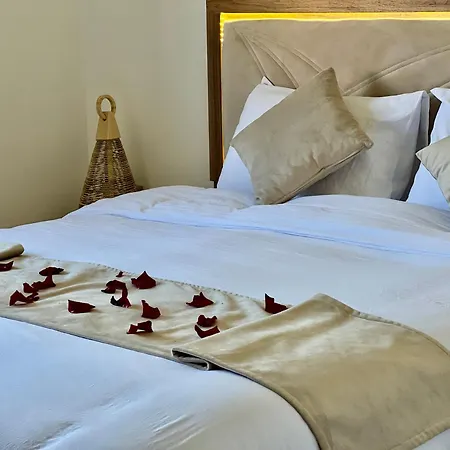Mini-Villa Situee Dans Une Residence Prestigia A Marrakech, Avec Une Vue Sur La Piscine Et Le Golf Une Securite 24H Sur 24 Et Une Proximite Ideale De L Aeroport 5 Minutes C Est Une Offre Parfaite Pour Des Vacances Marrakesh Extérieur photo