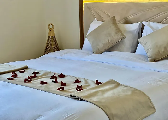 Mini-Villa Situee Dans Une Residence Prestigia A Marrakech, Avec Une Vue Sur La Piscine Et Le Golf Une Securite 24H Sur 24 Et Une Proximite Ideale De L Aeroport 5 Minutes C Est Une Offre Parfaite Pour Des Vacances