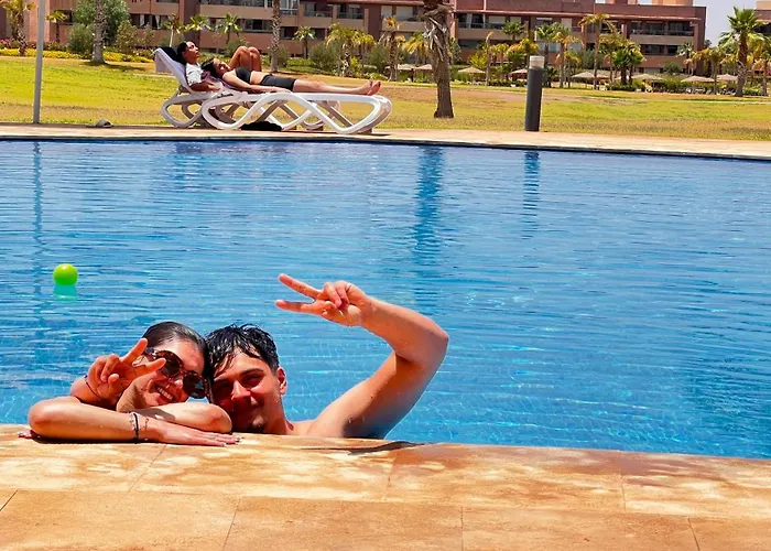Mini-Villa Situee Dans Une Residence Prestigia A Marrakech, Avec Une Vue Sur La Piscine Et Le Golf Une Securite 24H Sur 24 Et Une Proximite Ideale De L Aeroport 5 Minutes C Est Une Offre Parfaite Pour Des Vacances